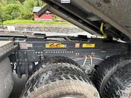 Scania R500 8x4 tipper truck with 2-axle Istrail tipping