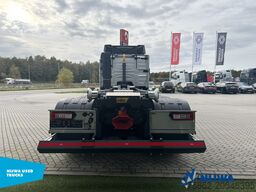 Volvo FMX 540 8x2 Hyva Haakarm + Vangmuil