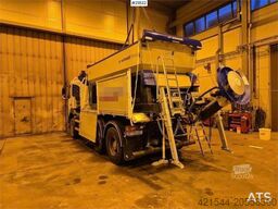 Volvo FMX 6x6 plow rigged dump truck w/ 9.5 t/m crane, 2