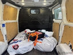 Ford Transit 4x2 Van with 2 Sets of Tires