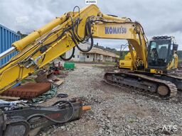 Komatsu PC210LC crawler excavator with 2 buckets and tiltr