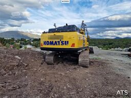 Komatsu PC210LC crawler excavator with 2 buckets and tiltr