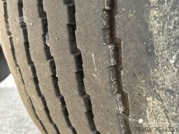 Saxas SAXAS, ANHäNGEWAGEN KOFFERAUFBAU MIT HEBEBüHNE