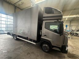 NISSAN NT 500 Koffer mit Ladebordwand *Schlafkabine*