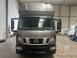 NISSAN NT 500 Koffer mit Ladebordwand *Schlafkabine*