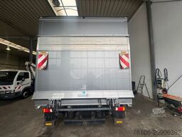 NISSAN NT 500 Koffer mit Ladebordwand *Schlafkabine*