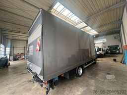 NISSAN NT 500 Koffer mit Ladebordwand *Schlafkabine*