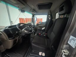 NISSAN NT 500 Koffer mit Ladebordwand *Schlafkabine*