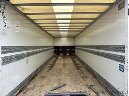 IVECO Koffer 8,80 m