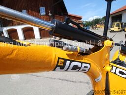 JCB 8008 Microbagger