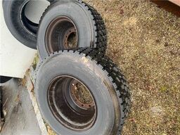  2 Stück Räder 10 Loch 385/65R22.5 für Unimog U 400