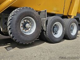 Volvo FMX 460 10x4 TIPPER / MINING