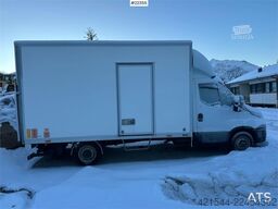 Iveco Daily box truck w/ lift and 2 sets of tires – Will