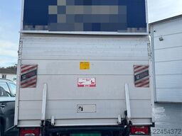 Iveco 35S16 Box truck w/ side door and lift