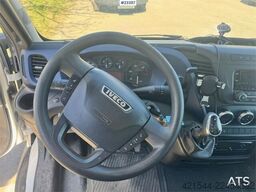 Iveco Daily 70C18 – 8-pallet box truck with 2 sets of ti