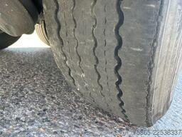 Kässbohrer Maxima XJ2 / Box / Laadklep 2500 kg / Liftas / ...