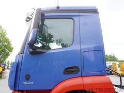 Mercedes-Benz Actros 1845 4x2 / Jost 5th wheel / 11.1