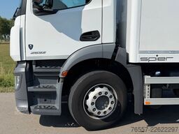 Mercedes-Benz 1522