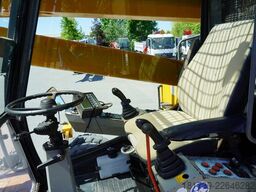 Sennebogen 630 rough terrain crane / 30 m / 30 t
