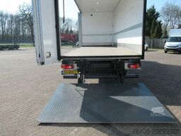 Volvo FL 250 Bakwagen + 6 deuren + Laadklep 2000 kg