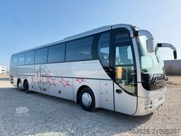 MAN R08 Lion?s Couch