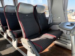 MAN R08 Lion?s Couch