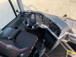 MAN R08 Lion?s Couch