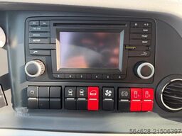 MAN R08 Lion?s Couch