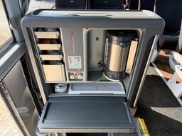 MAN R08 Lion?s Couch