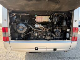 MAN R08 Lion?s Couch