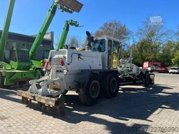 Komatsu GD 650 AE