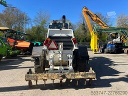 Komatsu GD 650 AE