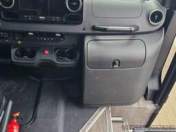 Mercedes-Benz 22+1+1 Sprinter 519