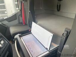 RENAULT T 480 4x2 Sleeper Cab  2L-HY