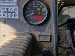 Belarus MTS 820 + Frontlader Stoll