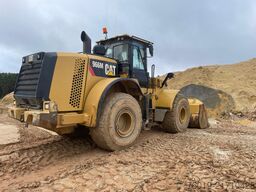 CAT 966M