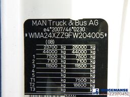 MAN TGX 26.480 6x2 Euro 6 RHD