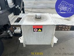 Renault Maxity 140