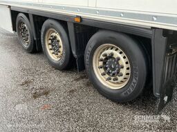 Schmitz Cargobull Tiefkühler Multitemp Doppelstock Trennwand