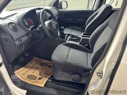 VOLKSWAGEN Amarok Basis DoubleCab 4x4 1.Hand AHK Klima