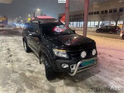 Ford Ranger with two sets of tires and defective four-w