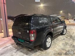 Ford Ranger with two sets of tires and defective four-w