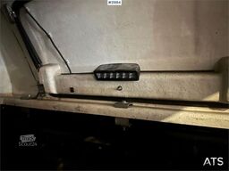 Ford Ranger with two sets of tires and defective four-w