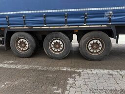 Krone Curtainsider / Planenauflieger / Gardin