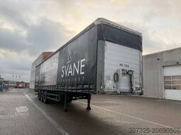 Schmitz Curtainsider / Planenauflieger / Gardin