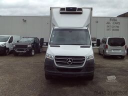 Mercedes-Benz sprinter 319 frigokoffer carrier