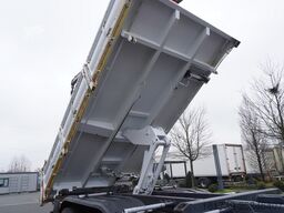Mercedes-Benz Arocs 2636 6x4 / 2-way tipper / Fassi