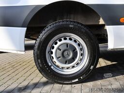 Mercedes-Benz Sprinter 317 CDI Kasten Pro L2H2 Holz Navi Ka