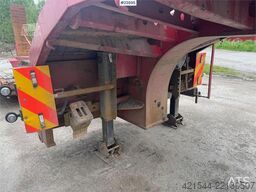 Broshuis Machine Semi-Trailer – with hydraulic loading ramp