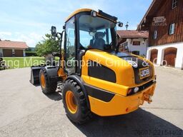 JCB 407 inkl. Schaufel & Palettengabel